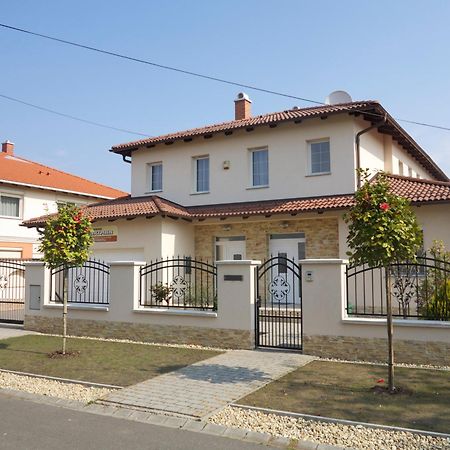 Aura Apartman Hajdúszoboszló Quarto foto