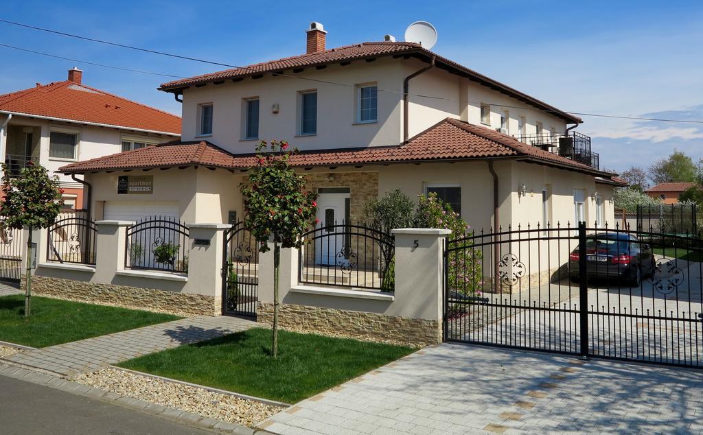 Aura Apartman Hajdúszoboszló Quarto foto